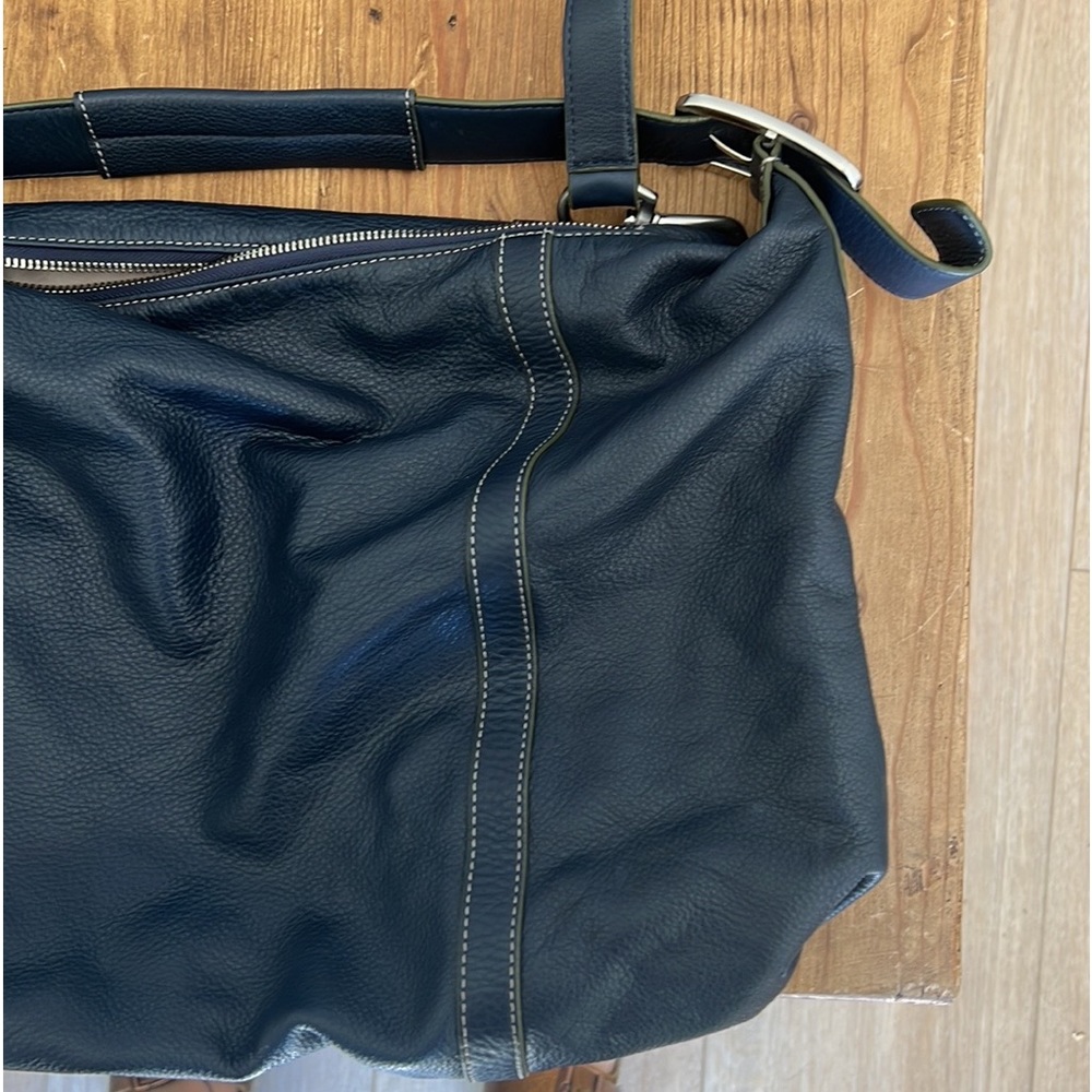 Cole Haan Navy Blue Leather Shoulder & Crossbody Messenger & Shoulder Bag